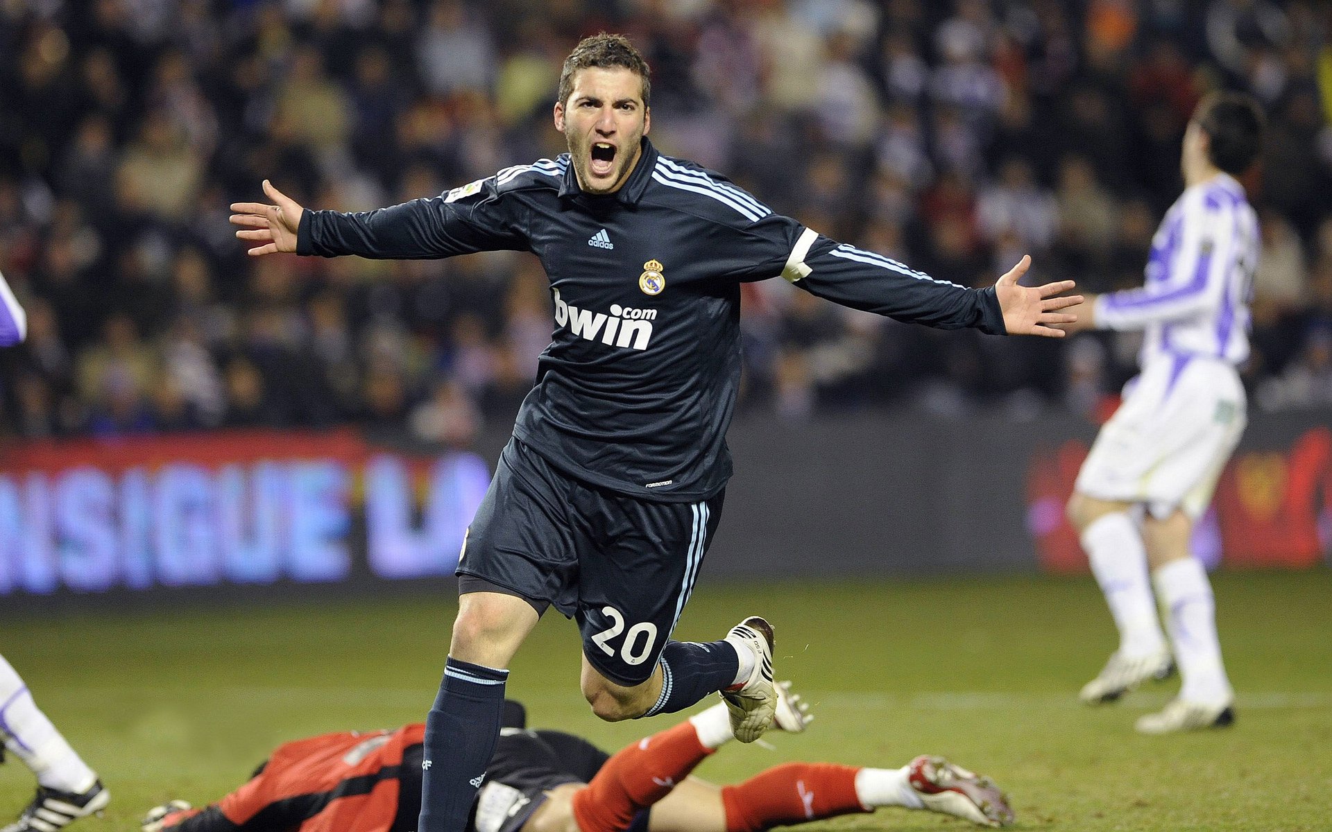 皮特·库策用沉着冷静赢得冠军,皮特库柏和埃尔默